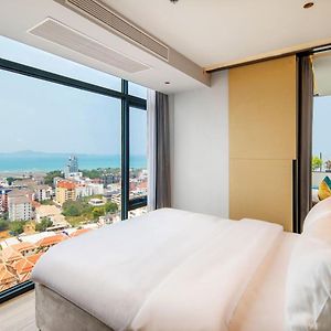 One-Bedroom Premier Suite Sea View